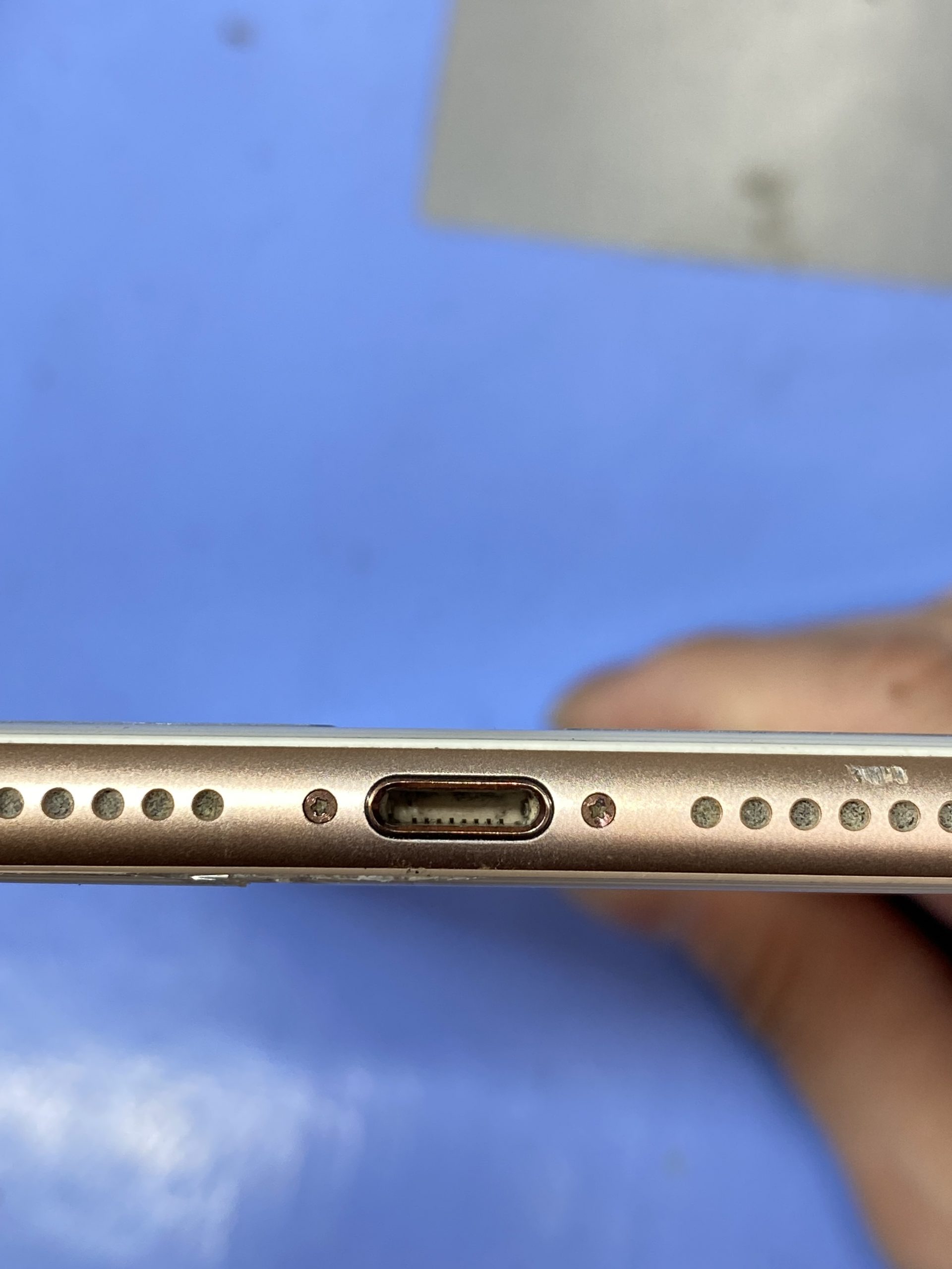 充電口故障は地味にダメージが大きい…!